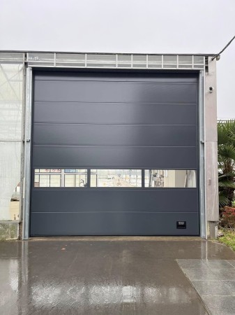 Industriele sectionaalpoort serrebouw te Langemark