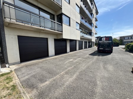 Sectionale garagepoorten voor Residentie Hoppeland in Poperinge